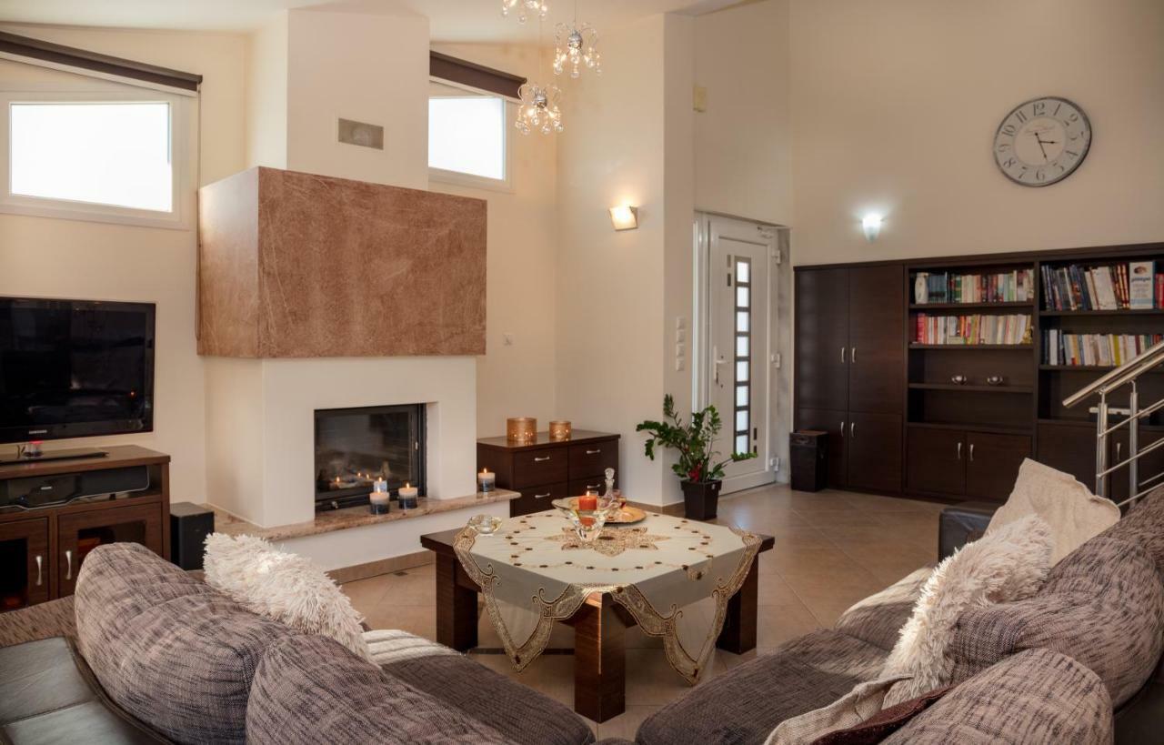 Maisonette Stefanie Limenas  Luaran gambar