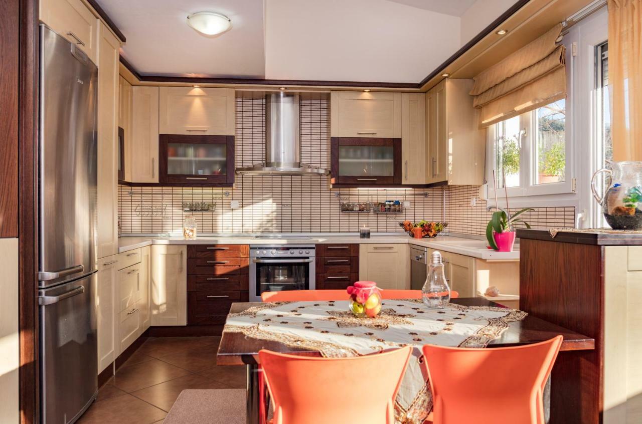Maisonette Stefanie Limenas  Luaran gambar