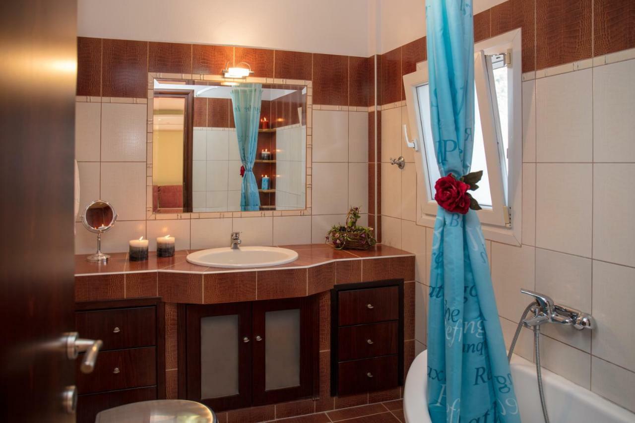 Maisonette Stefanie Limenas  Luaran gambar