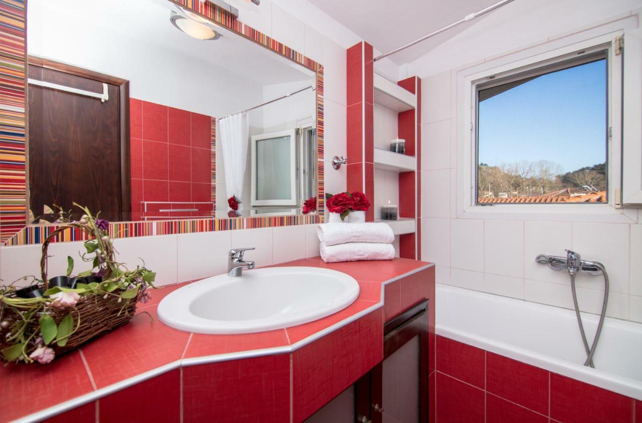 Maisonette Stefanie Limenas  Luaran gambar
