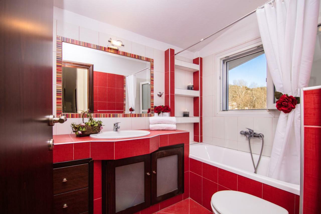Maisonette Stefanie Limenas  Luaran gambar