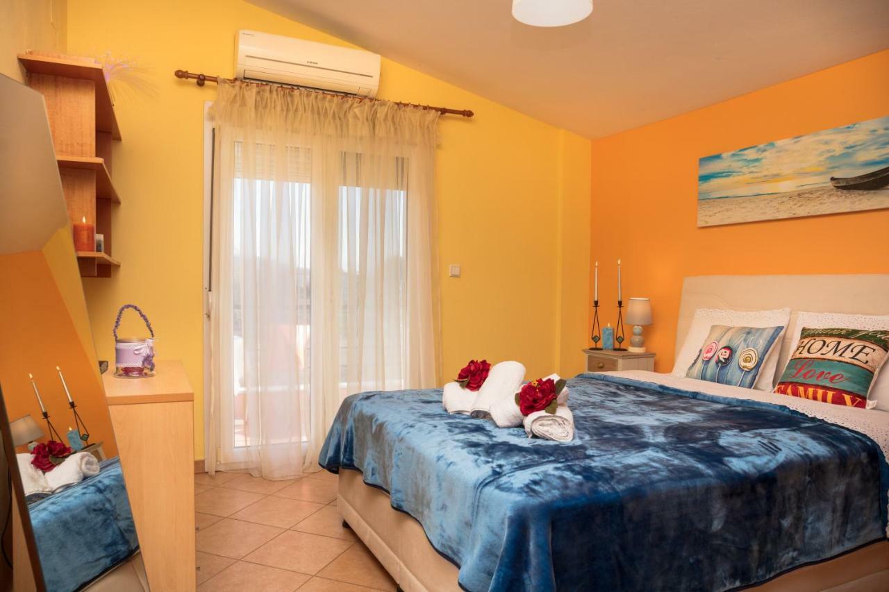 Maisonette Stefanie Limenas  Luaran gambar